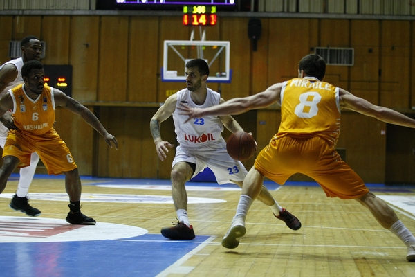 Levski Lukoil overcomes 42 points by Moss for another win