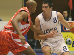 Stanislav Slaveykov renews practicing with BC Levski