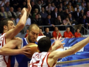 Domestic leagues: Levski struggled to beat Euroins Cherno More at home