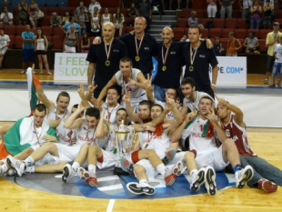 Bulgaria U18 are going up, after winning Division B!