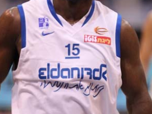 Hapoel Tel-Aviv adds experienced forward Corry Carr