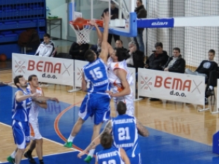 Mornar Bar moved up to the second spot after winning against Rilski Sportist