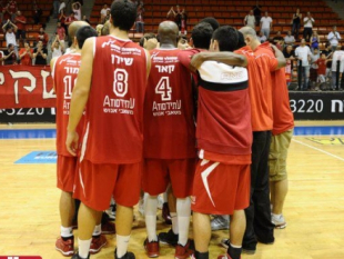 Domestic leagues: Hapoel leads 2-1 in the finals after a blowout at home