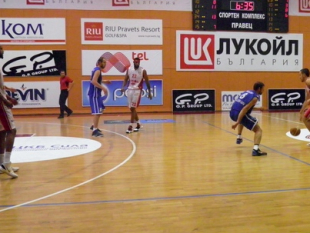 Domestic leagues: First loss for Levski, first win for Rilski Sportist