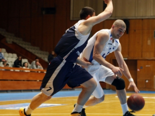 Domestic leagues: Victories for Balkan and Levski