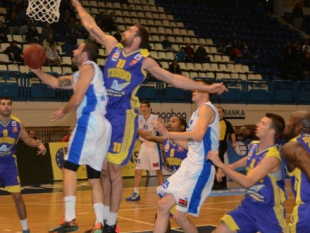 Huge first half leads Sutjeska to second victory