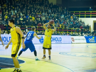 Photo-gallery from the game KB Peja - SCM U Craiova