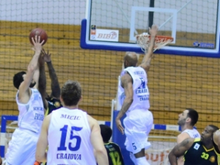 Photo-gallery from the game SCM U Craiova - KB Peja