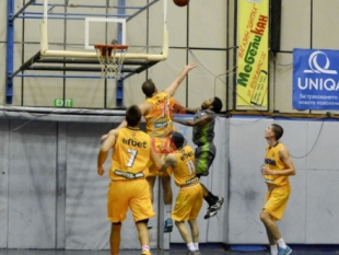 Domestic leagues: First wins for Beroe and Levski 2014