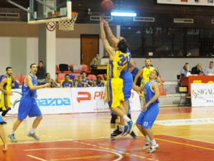 Teodo led from start to finish to defeat Levski 2014