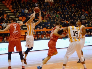 Photo-gallery from the game KB Bashkimi - KK Lovcen Basket