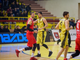 Photo-gallery from the game KB Peja - KK Lovcen Basket