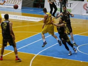 Peja holds off for a crucial win in Sofia