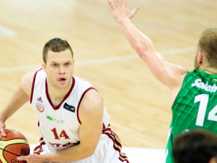 Peja signs Noah Dahlman and Theo Johnson