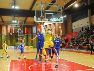 Photo-gallery from the game KK Teodo - KK Kumanovo 2009