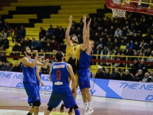 Photo-gallery from the game KB Peja - KK Karpos Sokoli 2000