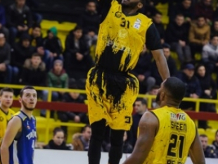 Photo-gallery from the game KB Peja - SK Tirana