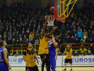 Photo-gallery from the game KB Peja - KK Kumanovo 2009