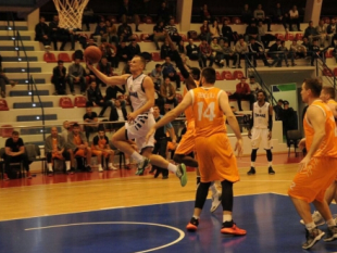 Tirana holds on for a first win