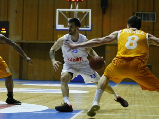 Levski Lukoil overcomes 42 points by Moss for another win