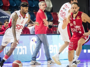 Hapoel Haifa is back in the hunt for first place after winning in Tel Aviv