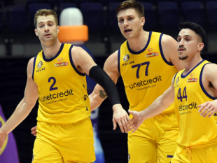 Hapoel Holon plays its best game of Stage 2 to defeat Akademik in Plovdiv