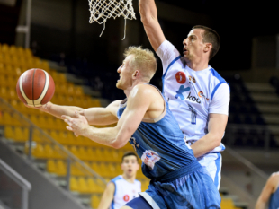 Budivelnyk and Peja continue neck to neck after Thursday wins