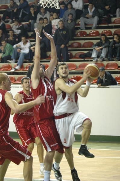 Medias beats Steaua, Rabotnicki and Feni with wins