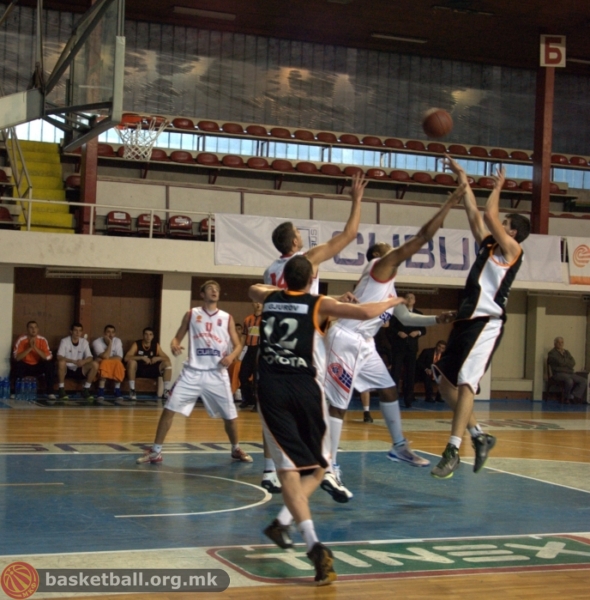 Domestic leagues: Feni with a win against their rival Rabotnicki