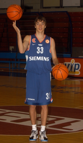 Two new players in KK Feni Industries, Aleksandar Ugrinoski signs with Rilski Sportist