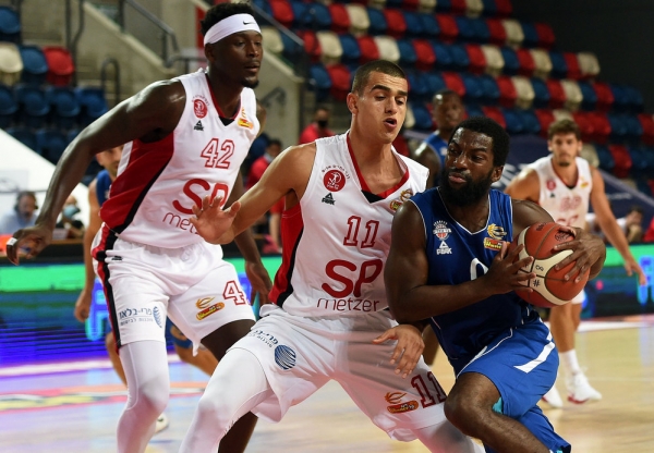 Hapoel Tel Aviv takes the top spot after holding off Bnei Herzliya