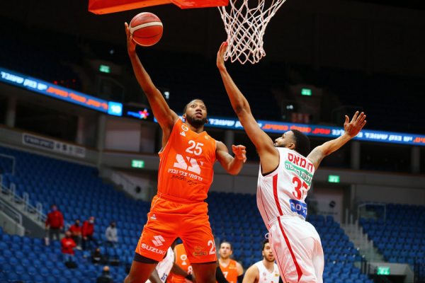 Maccabi Rishon LeZion comes back from 18 down to win Group D