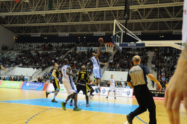 Photo-gallery from the game SCM U Craiova - KB Peja