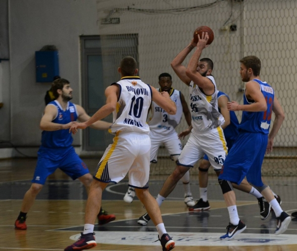 Photo-gallery from the game KK Sutjeska - KK Karpos Sokoli 2000